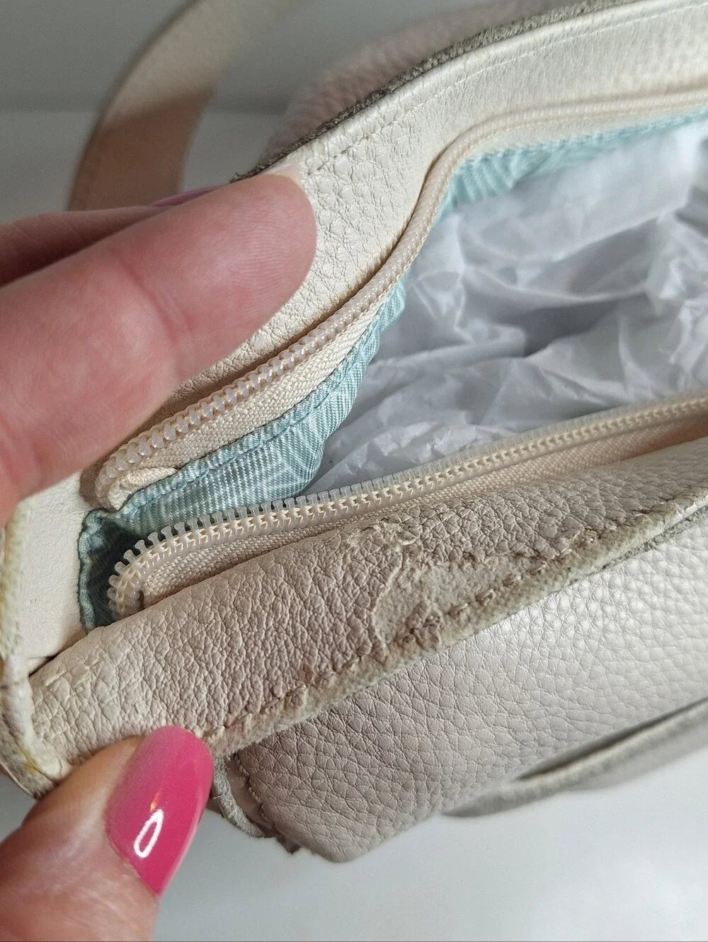 The Sak Sequoia Hobo Slouch Cream Off White Pebbled Leather Handbag Purse Used